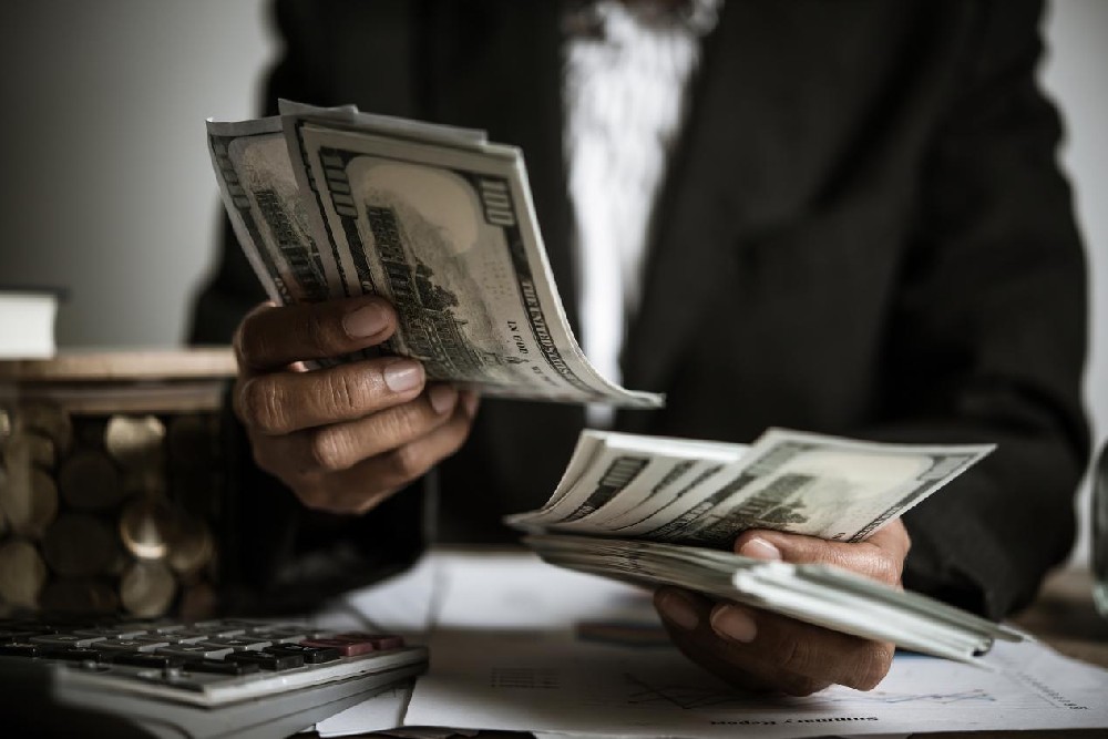 杠杆交易的风险本质与资本脆弱性